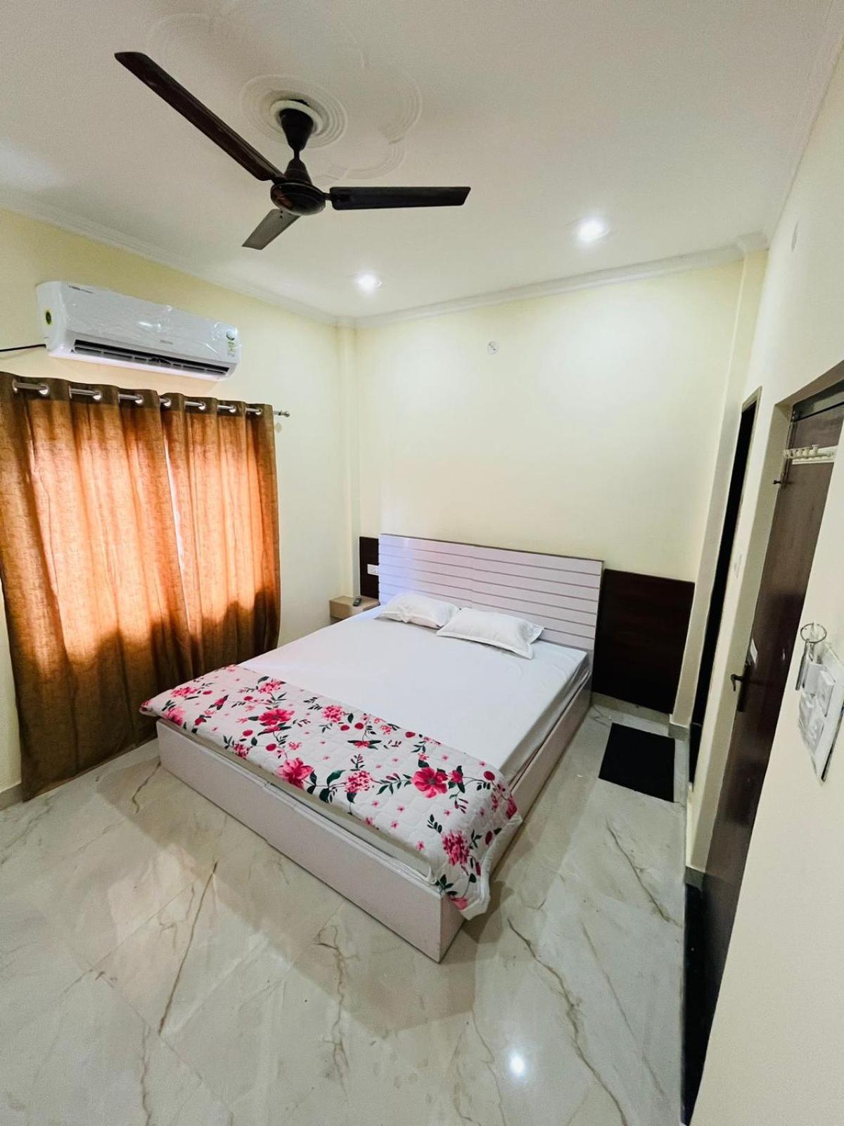River View Paying Guest House Varanasi Rom bilde
